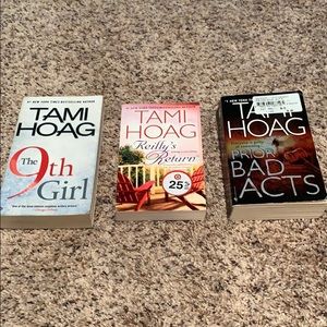 Bundle of 3 Tami Hoag murder mystery books.